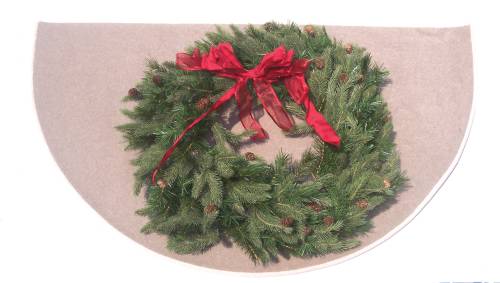 RUG, WINTER WREATH 48X27 - Click Image to Close